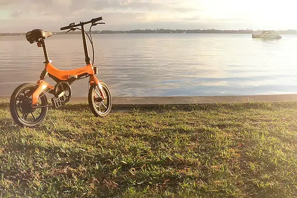 Small wheel e-bike